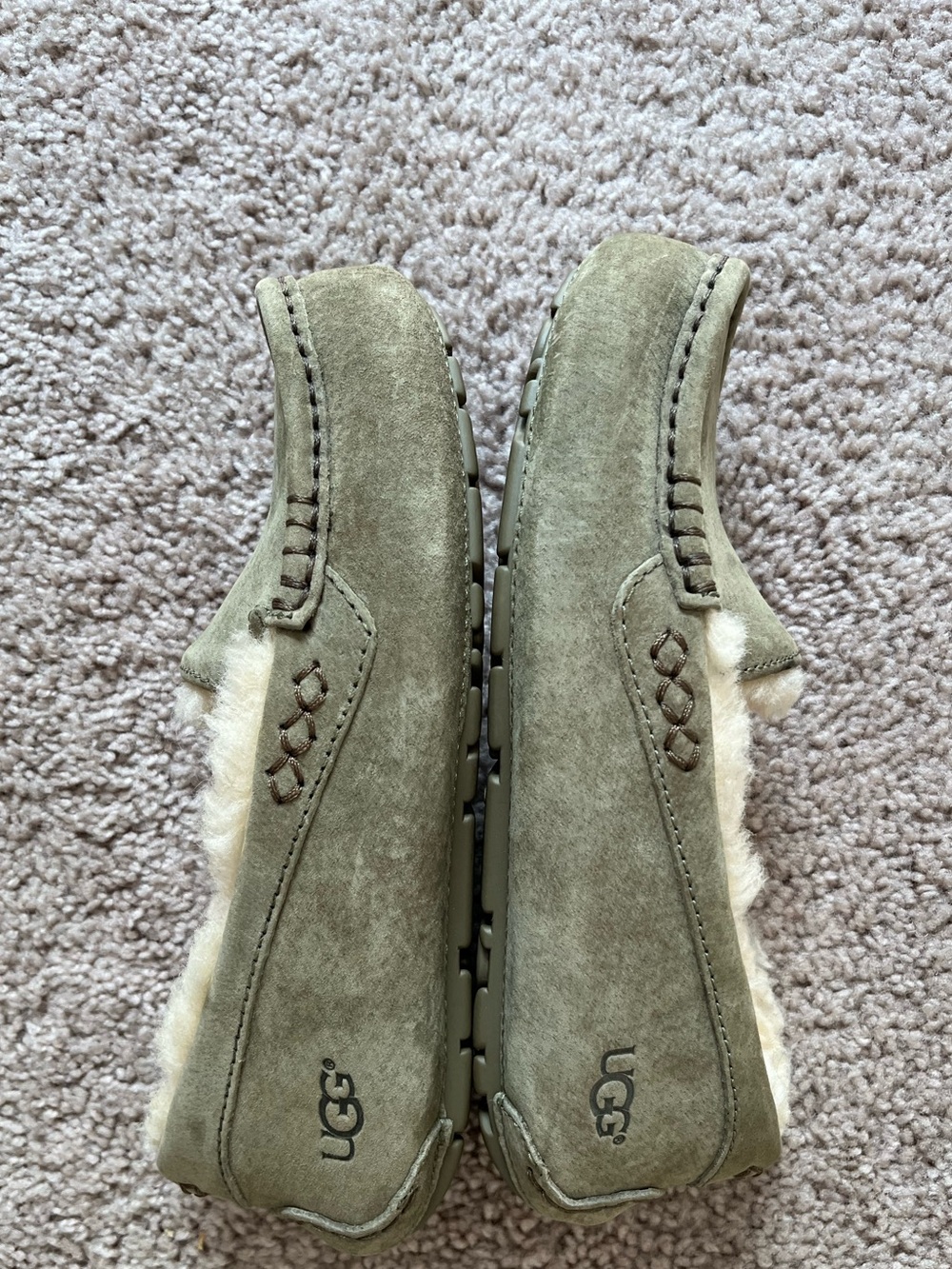 NEW UGG Women's Suede Moccasin Slipper in Olive with Shearling Lining - Picture 3 of 10